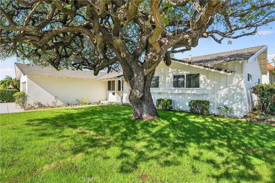 445 E Hoover, Orange, CA 92867 - Image #3