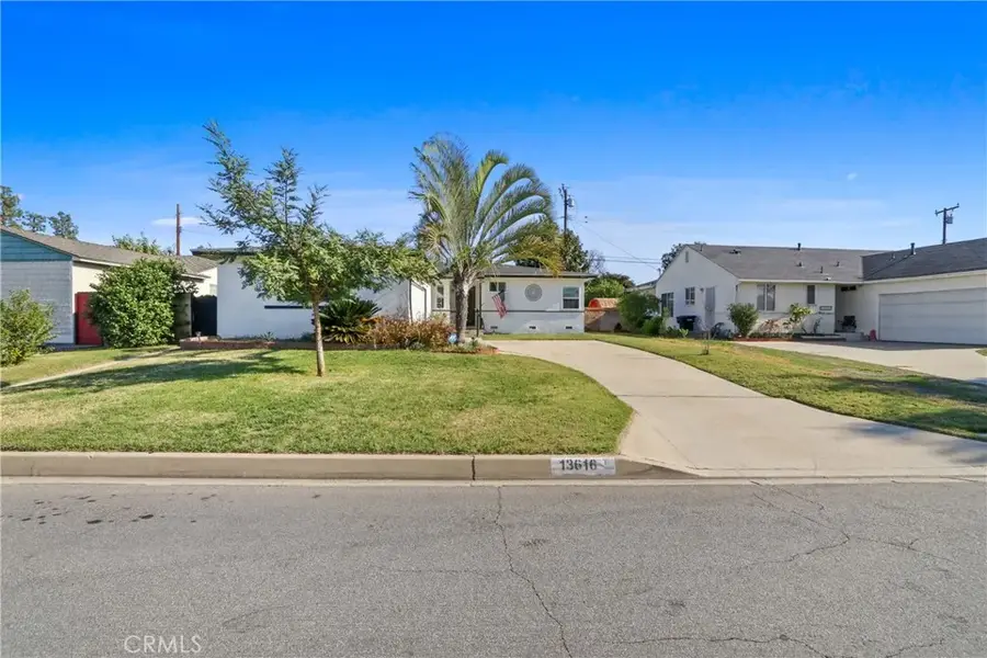 13616 Cornuta Avenue, Bellflower, CA 90706 - Image #2