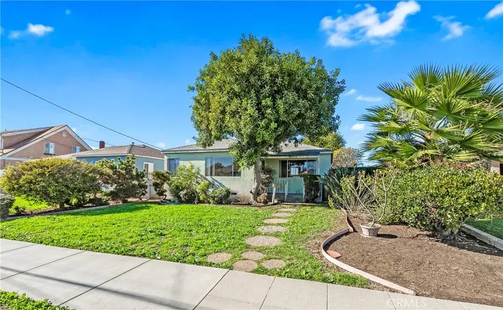 12235 Menlo Avenue, Hawthorne, CA 90250 - Image #1