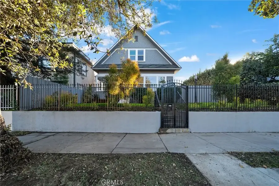 1148 Chestnut Avenue, Long Beach, CA 90813 - Image #2