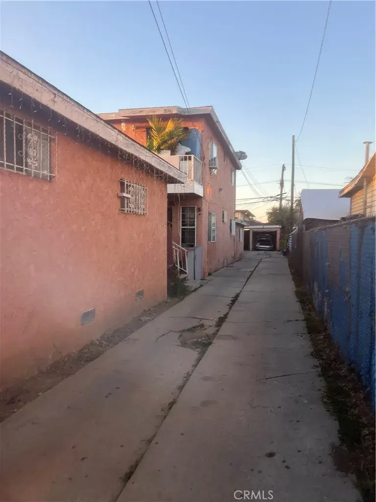 151 E 121st, Los Angeles, CA 90061 - #2