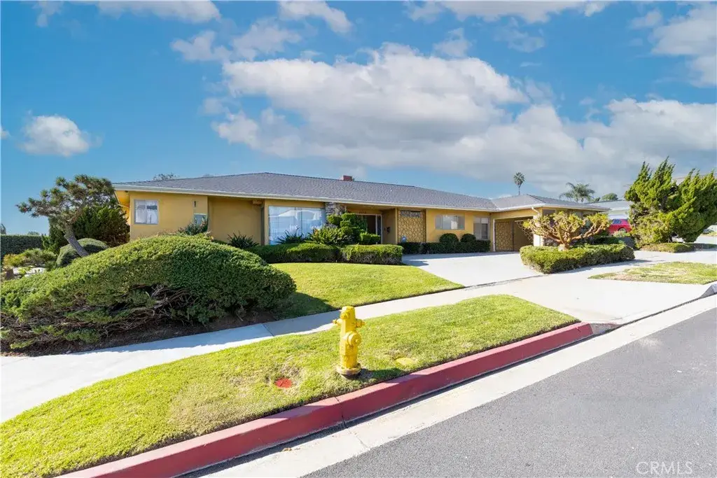 4955 Southridge Avenue, View Park Windsor Hills, CA 90043 - Image #1