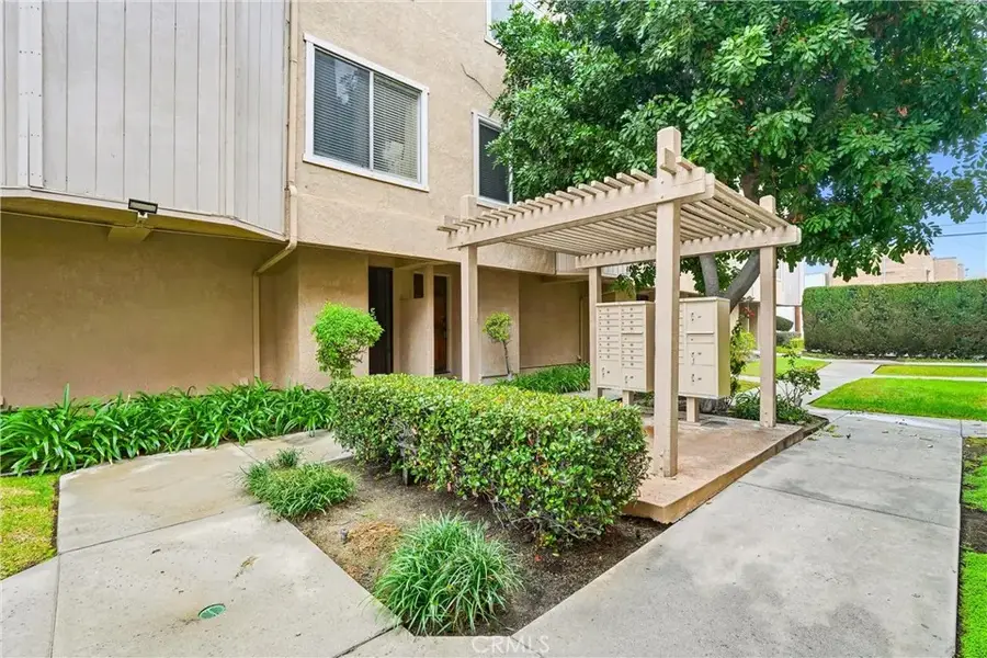334 S Walnut #D (11), Brea, CA 92821 - Image #2