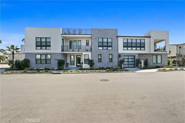 208 Ocean Place, Seal Beach, CA 90740