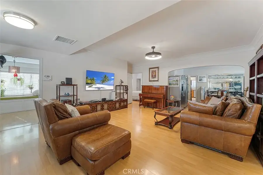 901 Westchester Place, Los Angeles, CA 90019 - Image #3