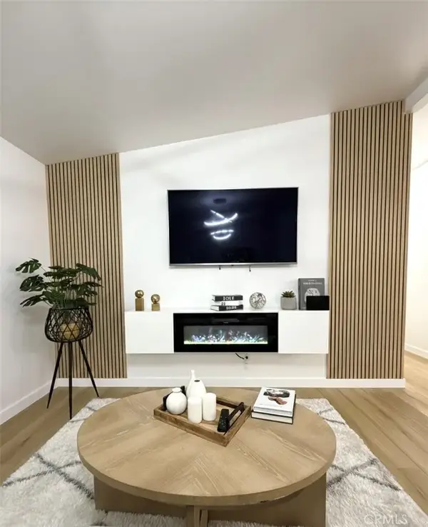 19361 Brookhurst #101, Huntington Beach, CA 92646