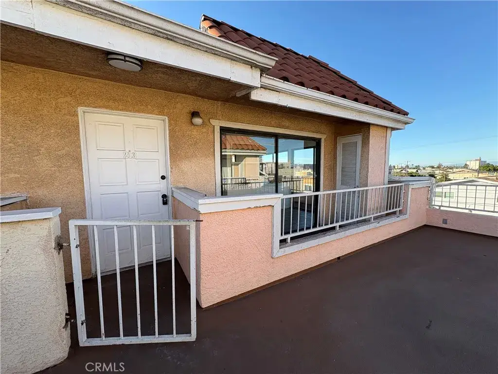 1168 E 10th Street #213, Long Beach, CA 90813 - Image #1