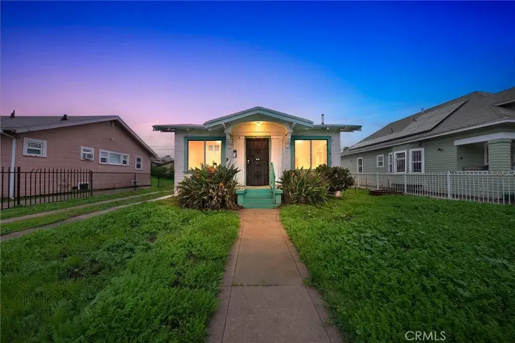 1305 W 84th, Los Angeles, CA 90044 - #1