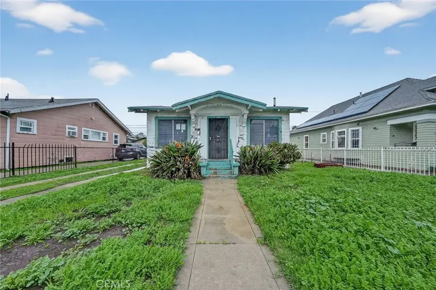 1305 W 84th, Los Angeles, CA 90044 - #2