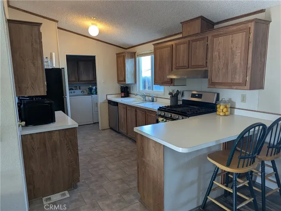 13182 Begonia, Victorville, CA 92392 - Image #2