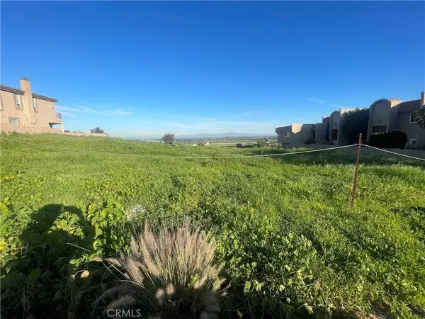 2250 Ohio Ave, Signal Hill, CA 90755