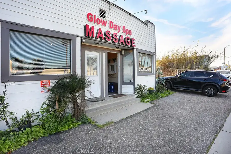 17181 Pacific Coast, Huntington Beach, CA 92649 - #3