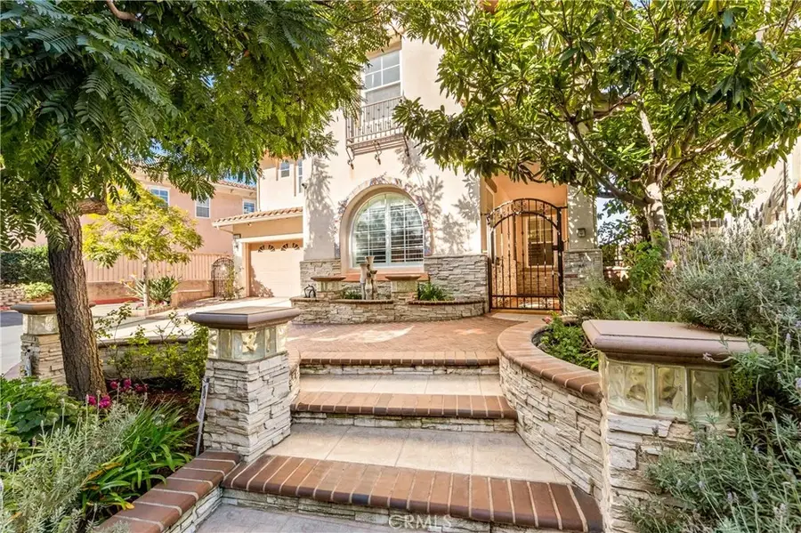 2239 Starlight Ln, Signal Hill, CA 90755 - Image #3