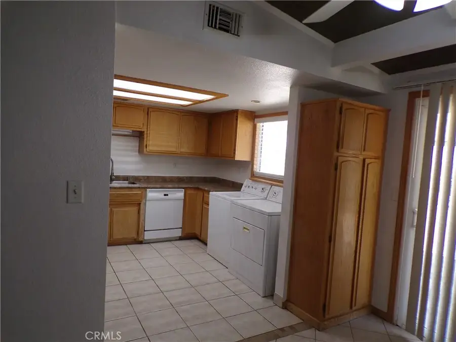561 Frances, Barstow, CA 92311 - #3