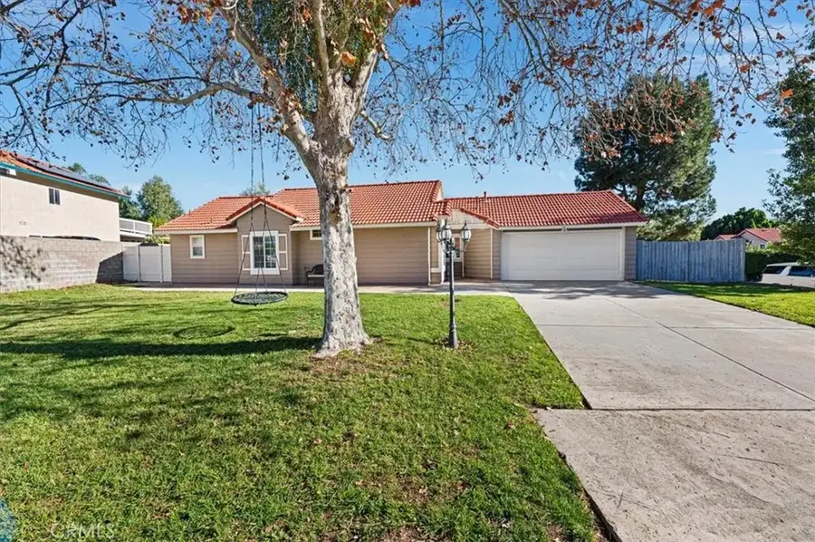 23316 Canyon Pines Place, Corona, CA 92883 - Image #3