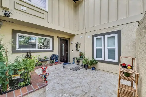 2520 N Tustin #B, Santa Ana, CA 92705
