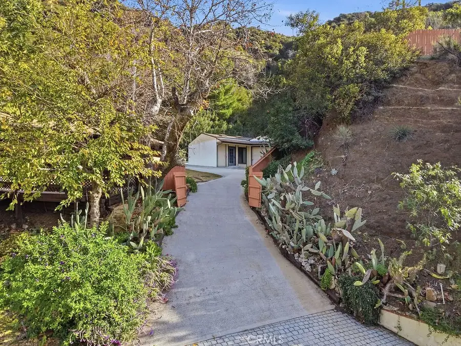 24300 Sylvan Glen, Calabasas, CA 91302 - #3