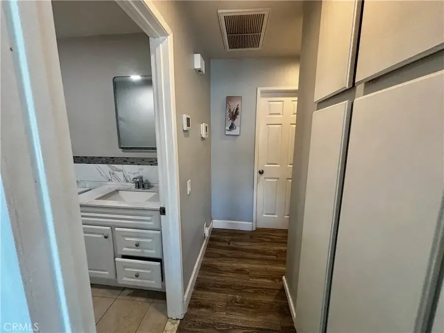 2910 Bradford Place, Santa Ana, CA 92707 - Image #2