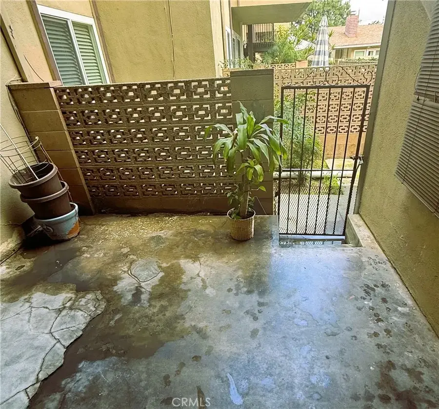 1900 W Glenoaks #F, Anaheim, CA 92801 - Image #2