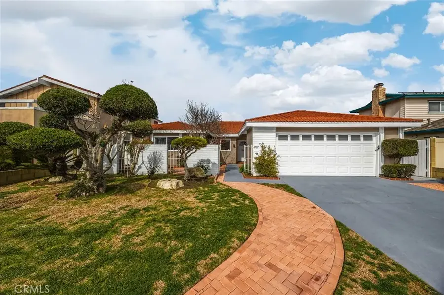 6781 Bridgewater, Huntington Beach, CA 92647 - Image #2