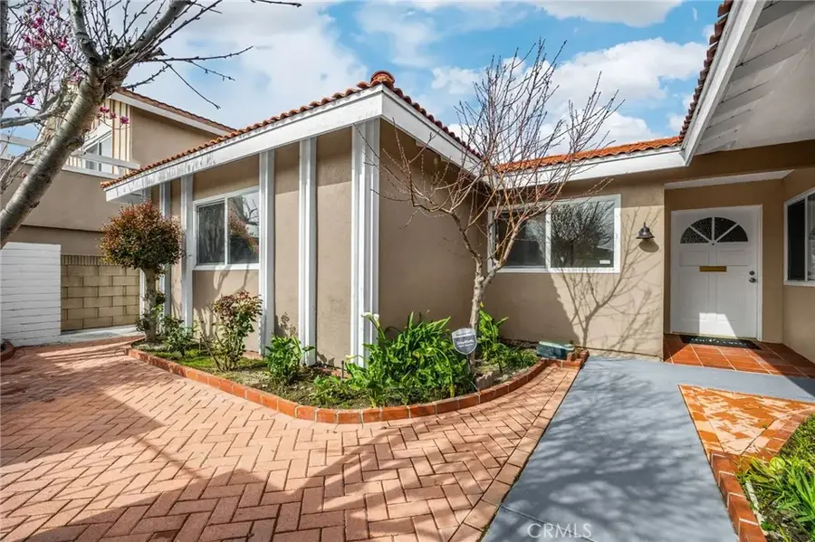 6781 Bridgewater, Huntington Beach, CA 92647 - Image #3