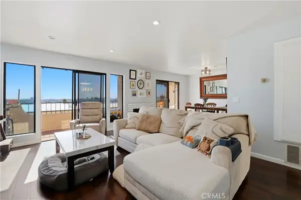 2123 Temple Avenue, Signal Hill, CA 90755