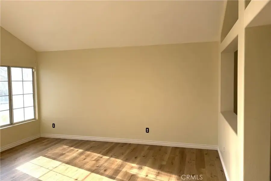 3834 N Silver Tree Court, Rialto, CA 92377 - Image #3