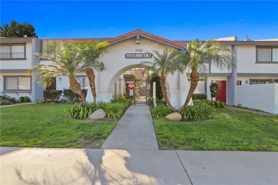 1910 W Palmyra #4, Orange, CA 92868 - Image #3