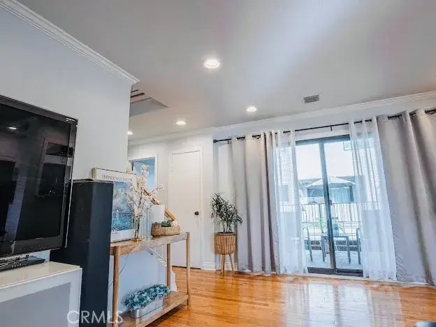 340 E Washington Boulevard #1, Pasadena, CA 91104 - Image #2