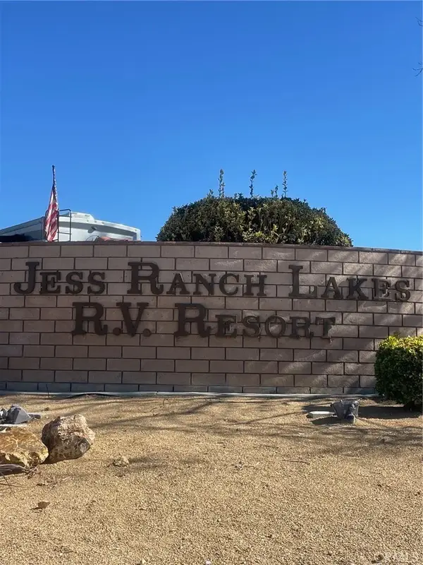 19355 Tournament, Apple Valley, CA 92308