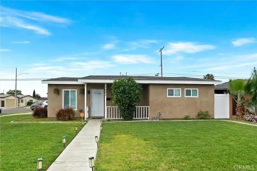 1001 N Hanover Pl, Anaheim, CA 92801 - #3