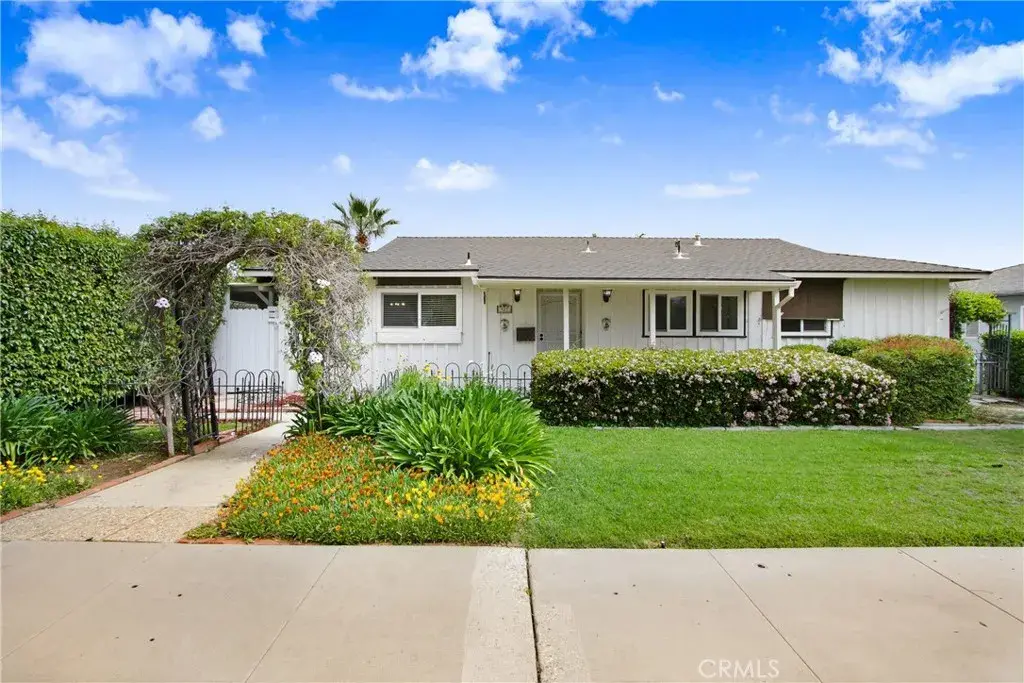 927 Alta Loma Drive, Corona, CA 92882 - #1