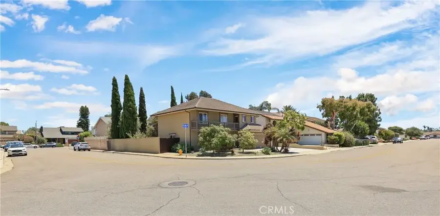 21822 Seacrest Ln, Huntington Beach, CA 92646 - #2