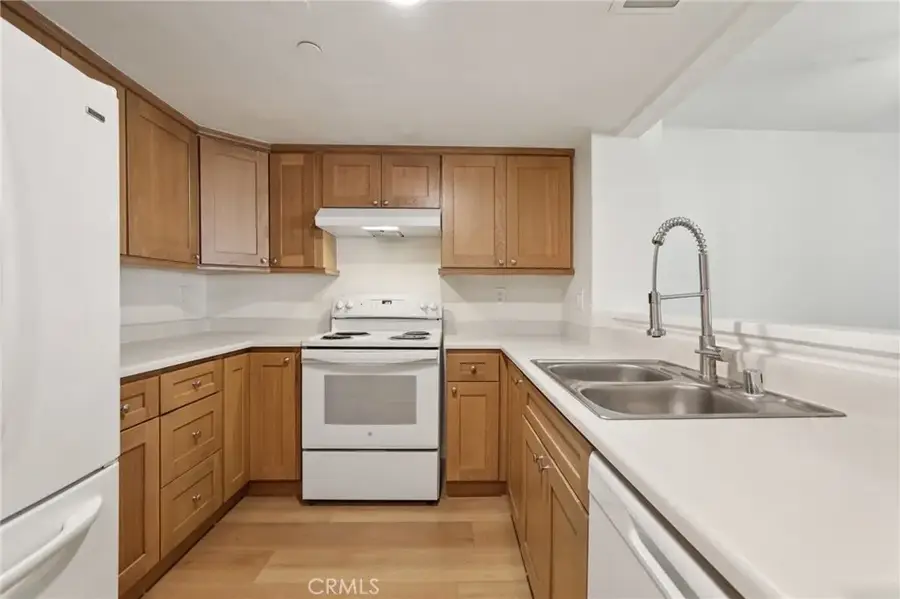 300 E Chestnut #H-202, Santa Ana, CA 92701 - #3