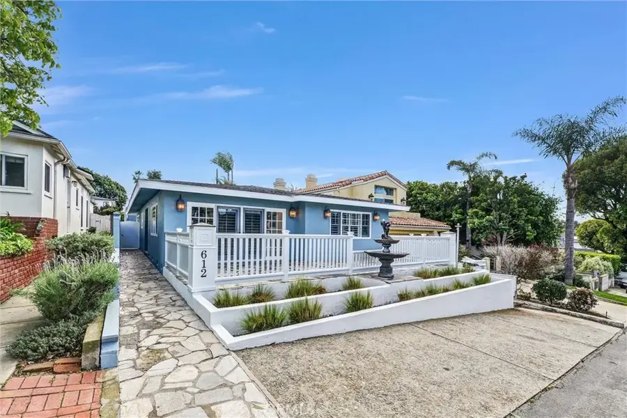 612 33rd, Manhattan Beach, CA 90266 - #2