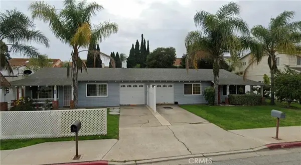 135 Del Mar, Costa Mesa, CA 92627
