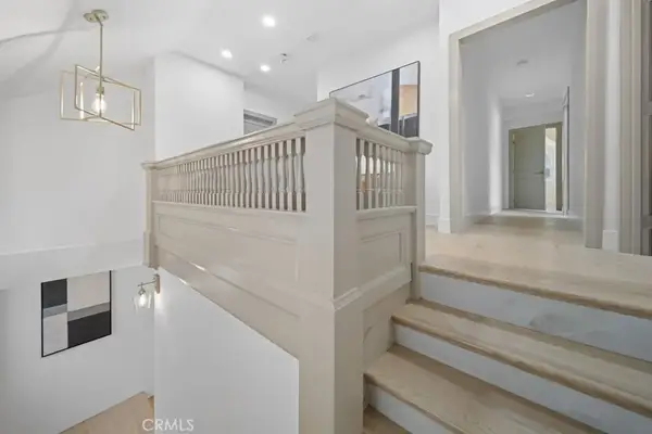 1676 W 24th, Los Angeles, CA 90007