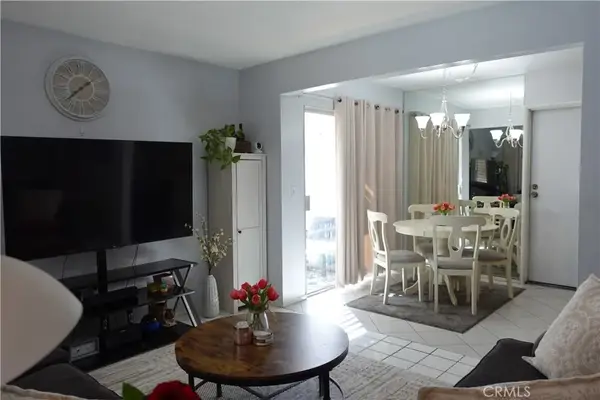 1307 Via Santiago #B, Corona, CA 92882