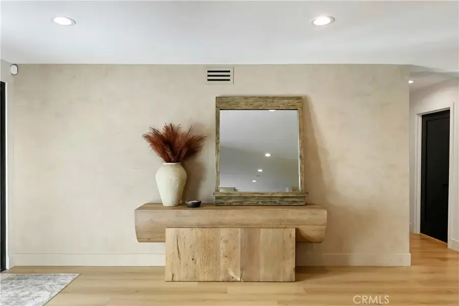 22269 Avenue San Luis, Woodland Hills, CA 91364 - #3