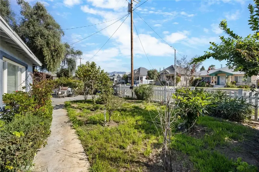 915 Alta, Redlands, CA 92374 - #2