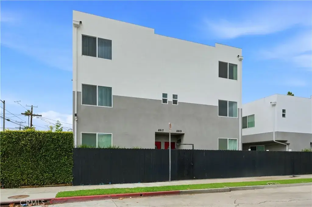 6919 S Menlo, Los Angeles, CA 90044 - #1