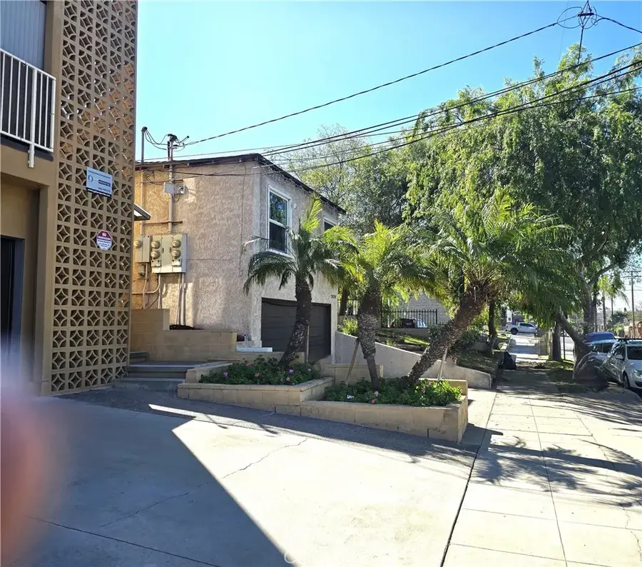 1830 Stanley Avenue, Signal Hill, CA 90755 - #2
