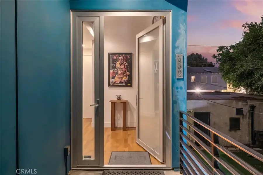 302 S Venice, Venice, CA 90291 - #2