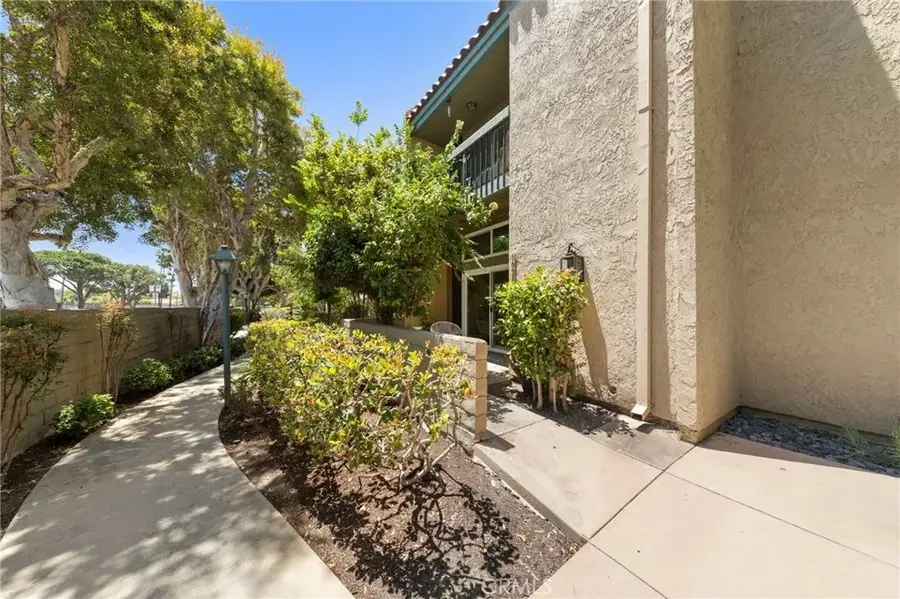 1028 Palo Verde Avenue, Long Beach, CA 90815 - #2