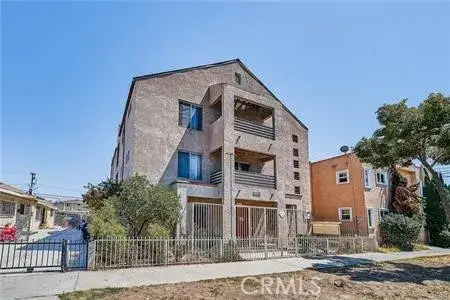 1512 N Stanton, Long Beach, CA 90804