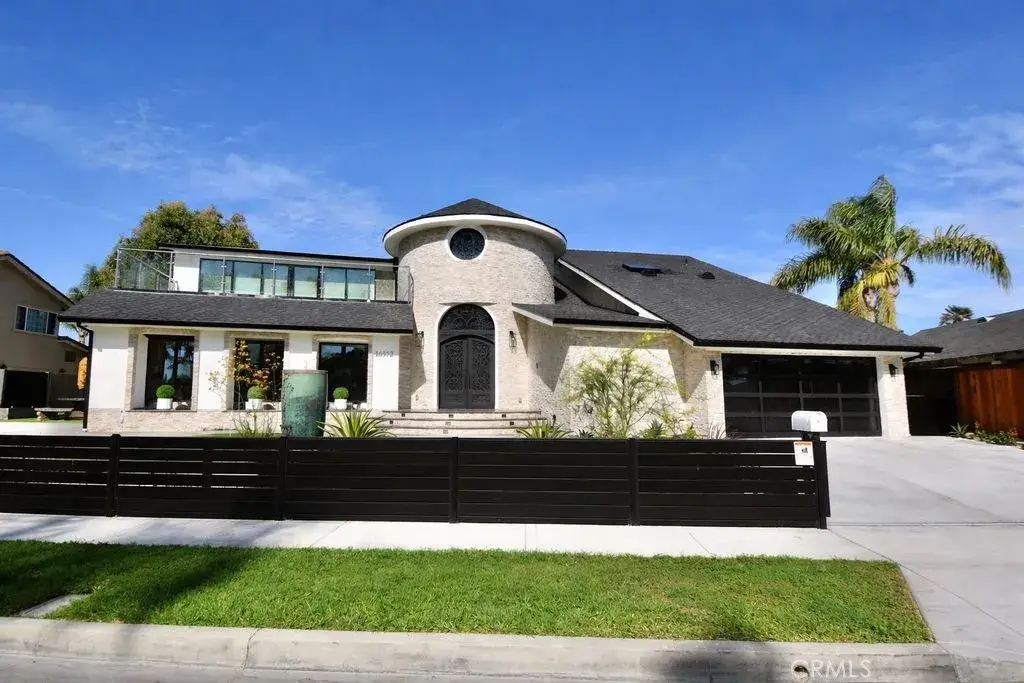 16572 Carousel Ln, Huntington Beach, CA 92649 - #1