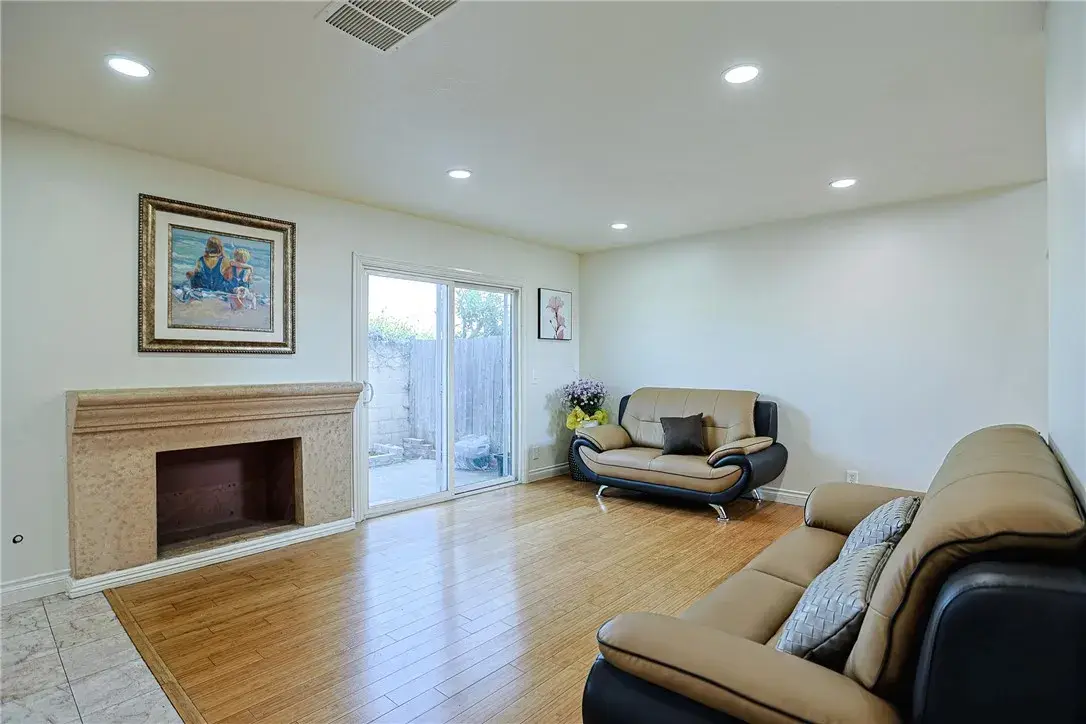 4828 W 5th #E, Santa Ana, CA 92703 - #1