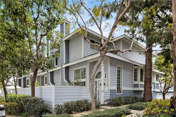 8125 Surfline Dr #A, Huntington Beach, CA 92646