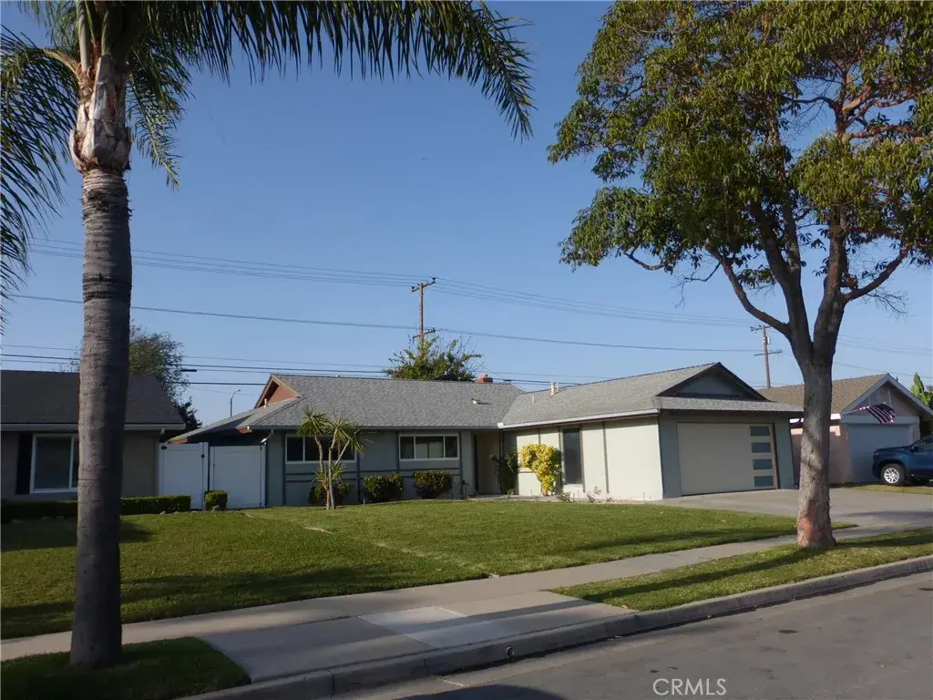 8881 Albatross Dr, Huntington Beach, CA 92646 - #1