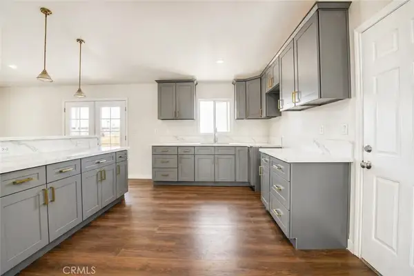 20465 Piedmont Dr, Apple Valley, CA 92308